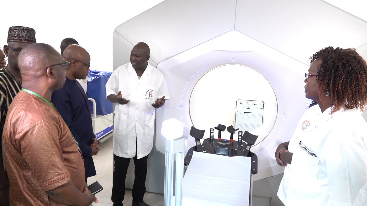 sigbf's tweet photo. Le Ministre de la Santé et de l’hygiène publique, Dr Robert KARGOUGOU a procédé le jeudi 30 mars 2023, à une réouverture officielle du Centre de radiothérapie de Bogodogo à Ouagadougou.
suivez...
https://t.co/2Vbvz47l4B https://t.co/He2BIAVTwU