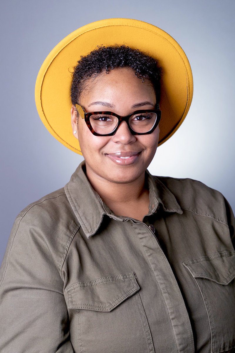 FatnessFiction's tweet photo. Recently I received data on participants experience and it made my knees smile!
These moments make the work of @fatnessfiction so meaningful. AND I got a headshot✨
#FatnessFiction #Plussizemagic #bodei #bodydiversity #plussizemagicradio #womenshistorymonth https://t.co/uuQjwSVAav