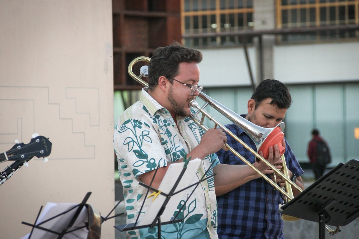 🤩🥳Una mirada de cerca a nuestros #ViernesExtramuros,  trae a tu #familia a disfrutar de muestras escénicas, presentaciones artísticas y actividades que diseñamos especialmente para ti
😎En estas fotos Galván Dixieland Sextet fue nuestro invitado de honor
#ViveICA
