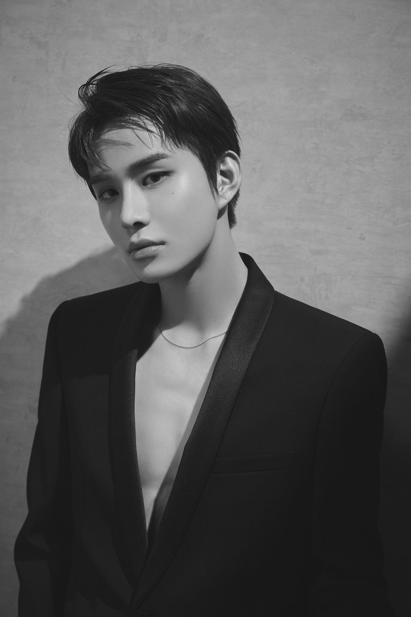 JUNGWOOLOOK's tweet photo. kim jungwoo in b&amp;w https://t.co/tnR9LQoUA5