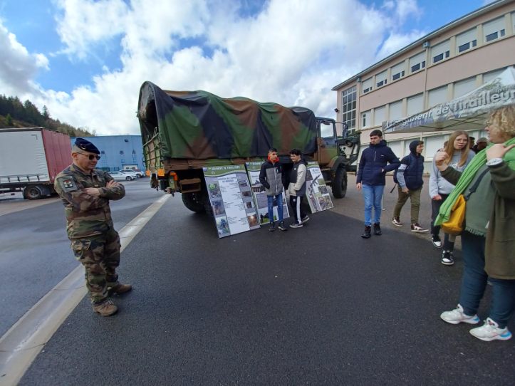 GerardmerLp's tweet image. Présentation de réserve opérationnelle du #1RT d'Epinal lien #armee #nation #engagement #citoyenneté Créer des vocations
@acnancymetz @RLaganier @ValDautresme
@DrafpicGE @DimitriSydor⁦ @Prefet88 @Armees_Gouv 
@CGrandjean_ @daac_nancy_metz @education_gouv @regiongrandest 
⁩