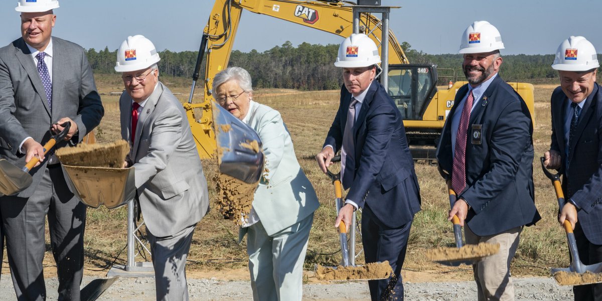 💥BREAKING: 2022 economic development projects are poised to inject a record $10.1 billion into Alabama | via <a href="/GovernorKayIvey/">Governor Kay Ivey</a> 

⚡️bit.ly/3KkxGWv
