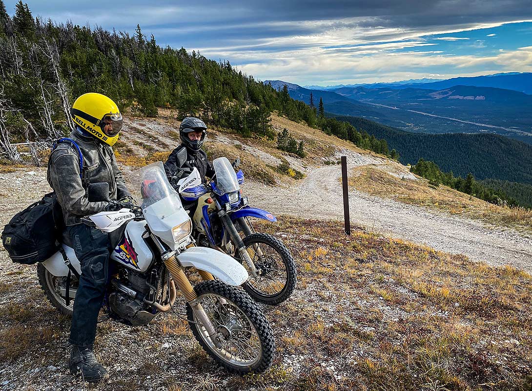 fortninecanada's tweet photo. Ready to hit the trails? 🏞️🏍️Not so fast! Turns out, there are laws you should know if you don't want the Mounties raining down on your parade. 
Full article >> https://t.co/uRrhrJyWSB

#OffRoadCanada #RideLegal https://t.co/c2jcHpM1jx