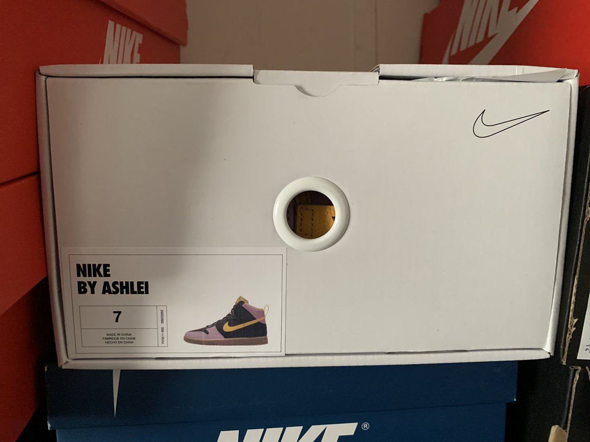 justashlei's tweet photo. Good morning. #mailcall came home to these yesterday. @nikestore- did your thing with these. My first #nikebyyou #nikebyAshlei #nikedunkhighs stay tuned for on feet 📷 #snkrsliveheatingup #yourkicksaredope #sneakerhead #wearyourkicks #Ashbox https://t.co/Gb4aHBI43f