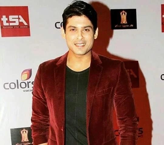 shivandi's tweet photo. #sidharthshukla 😍 https://t.co/Pn1WNCdsgK