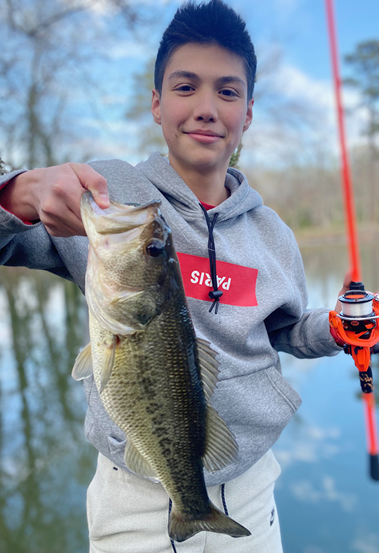 CCSrightnow's tweet image. 🎣What did you do after school yesterday? 
Our River &amp;amp; Outdoor group caught some beautiful large-mouth bass! #SetYourCourse  #SecondCentury