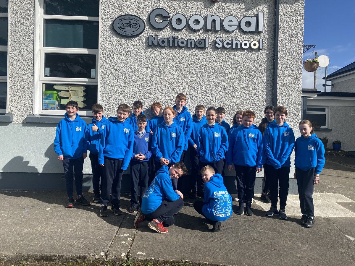 CoonealN's tweet photo. 6th Class sporting their graduation hoodies. Thanks to parent Gemma McLoughlin for organising them. https://t.co/4SjitrAdVr