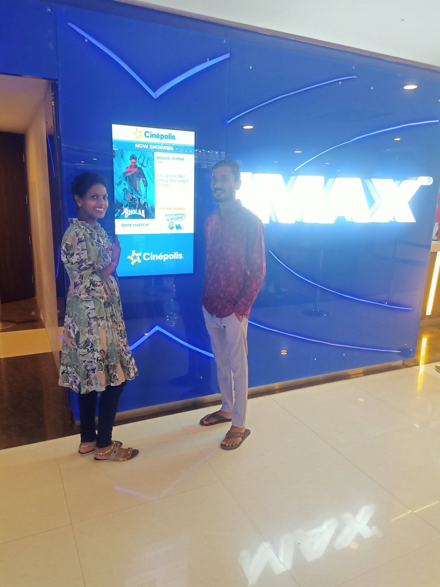 Watching #Bholaa in cinepolis imax3D today was a delightful experience today. 
 @ajaydevgn sirs acting and direction is both top notch 👌 
#Tabu has done a tremendous👏 job. #DeepakDobriyal  faadu acting धमाका on screen 👌
Don't miss it guys 🔥🔥🔥
Rating: ⭐️⭐️⭐️⭐️⭐️