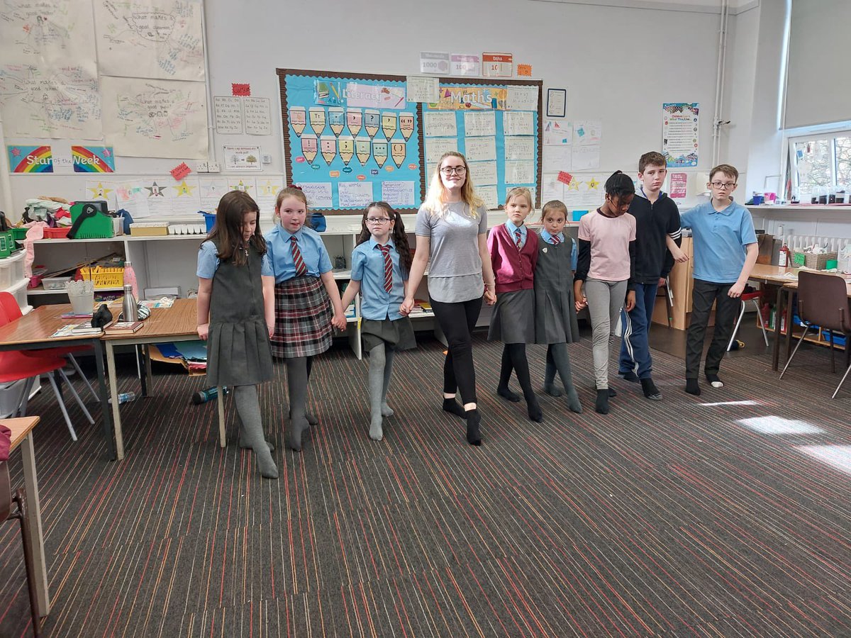 StCharlesGla's tweet photo. The P4 - P7 pupils could choose to sign up to Miss Cooke’s #IrishDancing workshop which looked like great fun 🤩! ☘️ #PupilChoice #DancingFun #HealthyKids https://t.co/BCX3KBjKzu