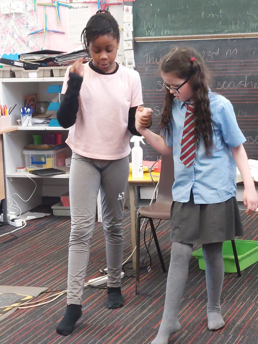 StCharlesGla's tweet photo. The P4 - P7 pupils could choose to sign up to Miss Cooke’s #IrishDancing workshop which looked like great fun 🤩! ☘️ #PupilChoice #DancingFun #HealthyKids https://t.co/BCX3KBjKzu