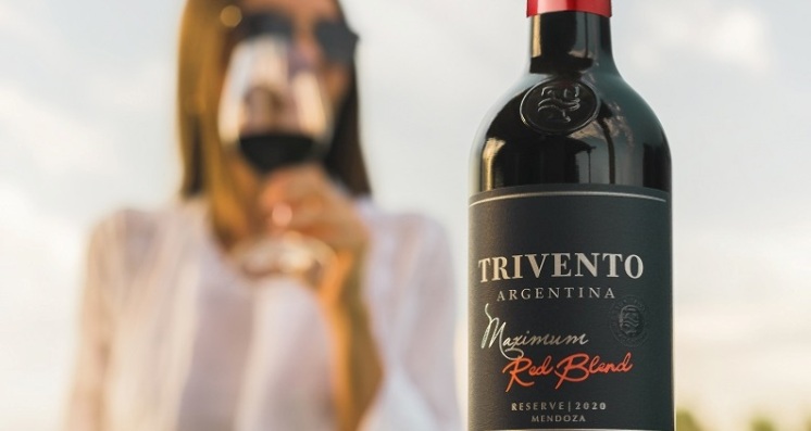 dbiztoday's tweet photo. Maximum Red Blend, el rebelde de Trivento. Bodega Trivento presenta el nuevo integrante de la línea Reserve. #vino @TriventoArg https://t.co/sKliGt0oGq #MaximumRedBlend https://t.co/dgkgpeI2Fn