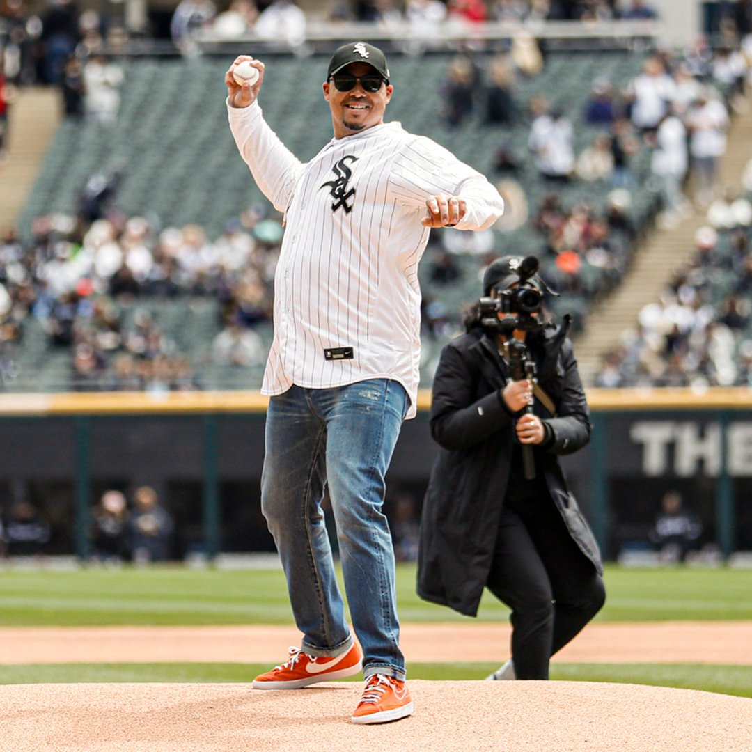 ChicagoBears's tweet image. Go get 'em, @whitesox! 👊