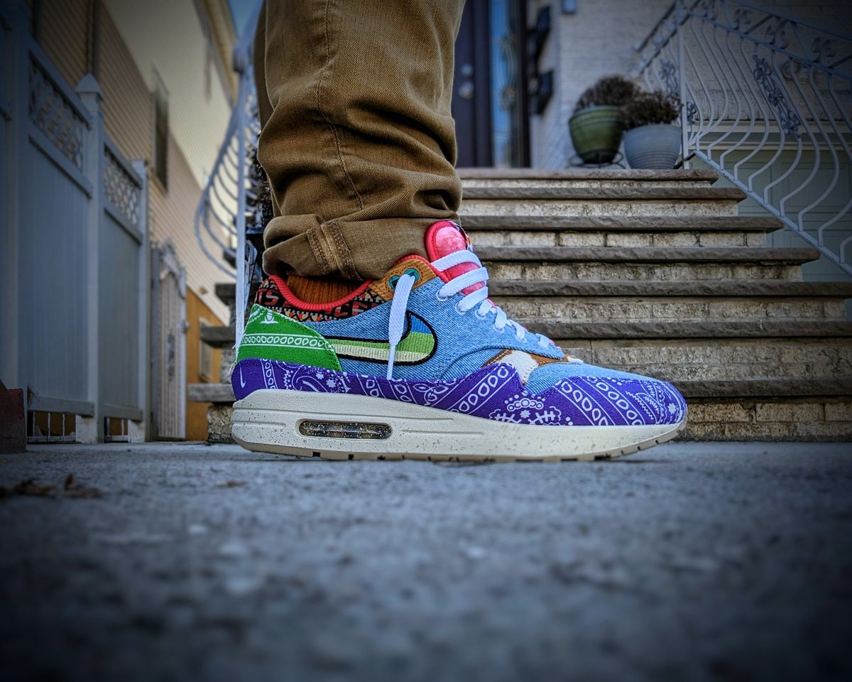 airmaxtrin's tweet photo. #marchMAXness #Bigbubbling #AMMonth #airmaxgang #31DaysOfAM1 Day 30
@hisexcellence79 
@nikestore @nike

@cncpts AM 1 Far Out 

Back getting better and better. Rocked as promised to complete the Concepts 3 with @Youngre81 and @easy_wax today. https://t.co/6yyM0kTmTc
