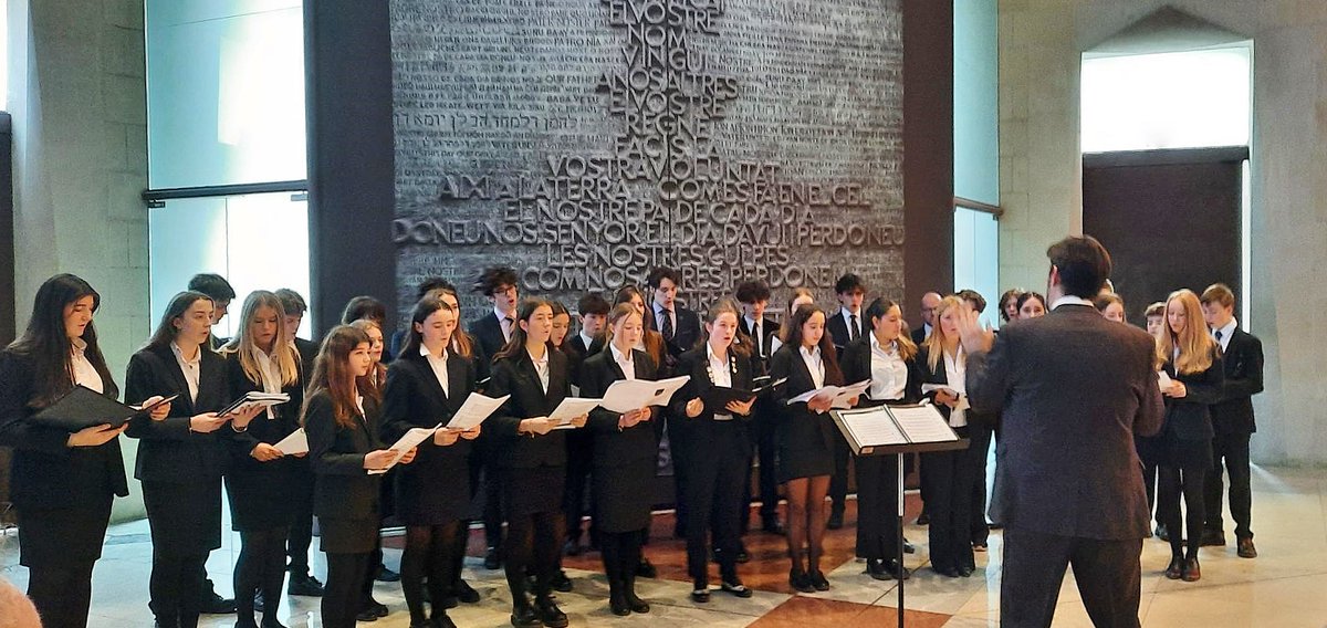 ellesmerecoll's tweet photo. @ellesmeremusic Chapel Choir return triumphant from their tour of Barcelona!
Students and staff from Ellesmere College recently spent five days touring the city and performing in iconic and world-class venues -
To find out more:
https://t.co/anByiYYntz
#MusicAtEllesmere https://t.co/a99P4qvIzC