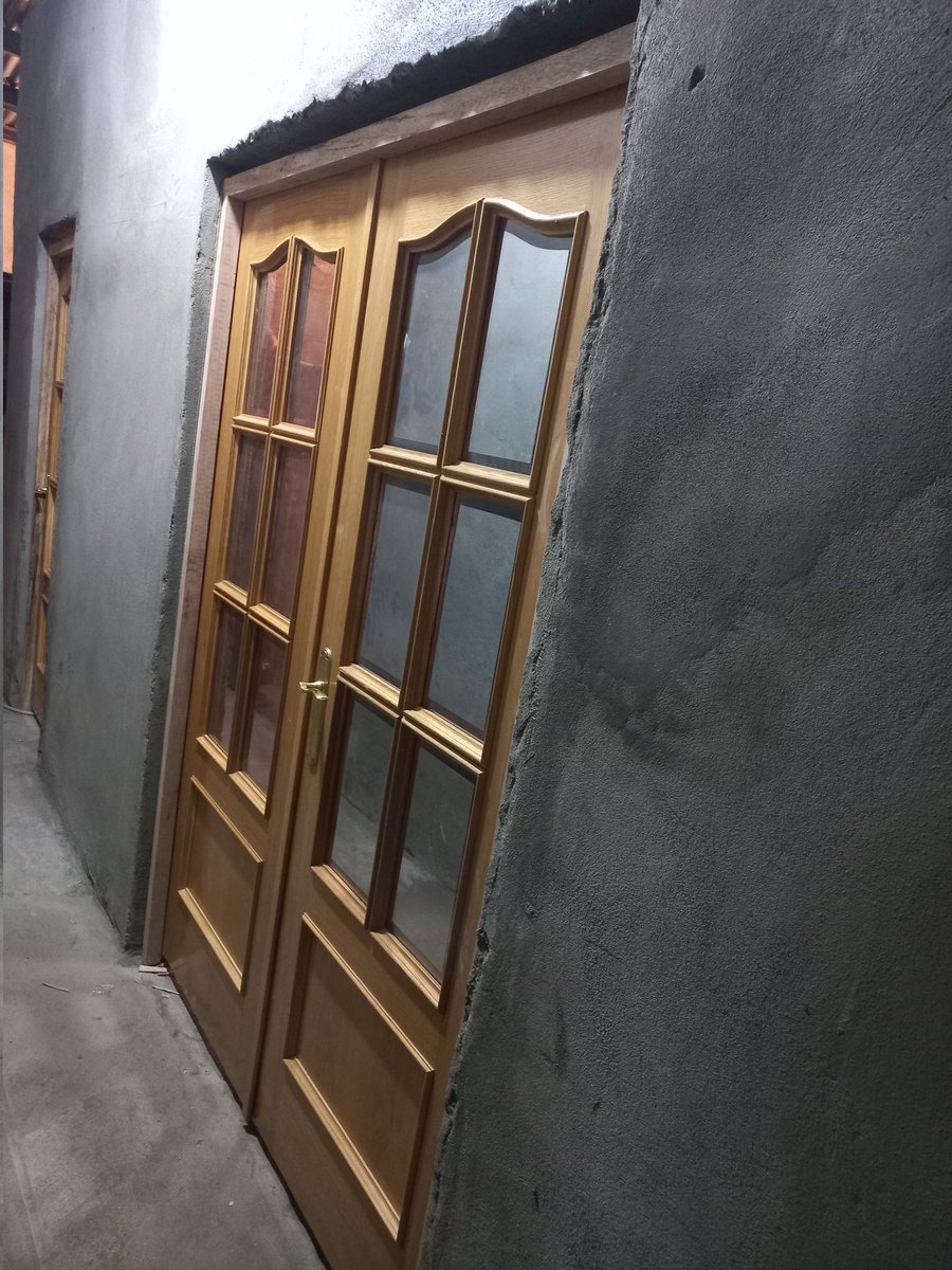 Puertas instalada ya en la avitacion
