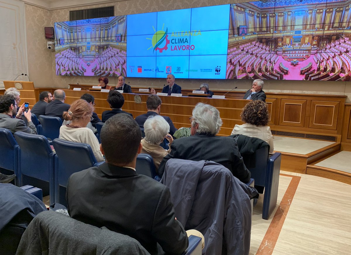 È nata oggi l’#alleanzaclimalavoro: per la prima volta in Italia, si avvia un tavolo permanente di confronto, elaborazione, proposta e iniziativa comune tra sindacati e organizzazioni ambientaliste per promuovere la giusta transizione e la mobilità sostenibile nel paese.