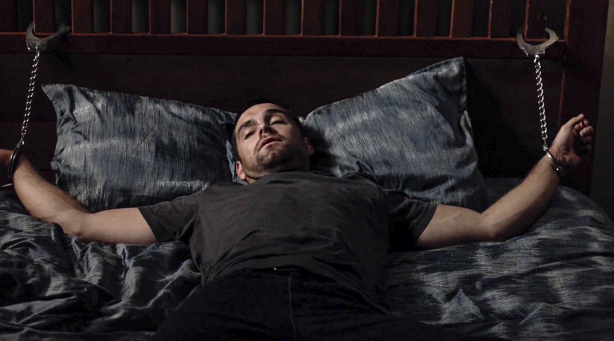 antonystarrgif's tweet photo. my fave screenshots of Lucas Hood 

#bansheetvshow https://t.co/Bc1qsfjgvI