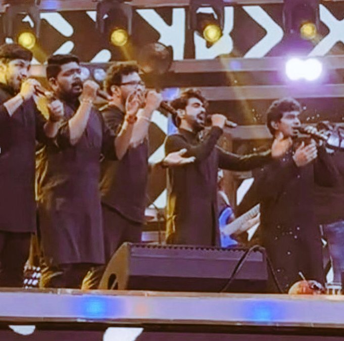maxeyyy_tweets's tweet photo. So Happy to See you on Stages like this, Nivas Anna @SingerNivas 🤗  😍

A very long way to go.... Wishing you more Happiness and Success Anna 🤗

#PathuThala  #Raawadi #SingerNivas #PS2 #PS2AudioLaunch #PS2songs  #PS2Album https://t.co/LRAGI63lJJ