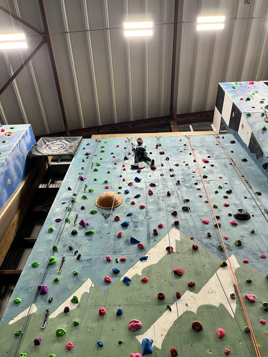 SevernPrimary's tweet photo. Day 2 ✔️ Group 3 loves climbing and caving today! #SummitRock #SevernTakeSummit https://t.co/ZrP21bvm70