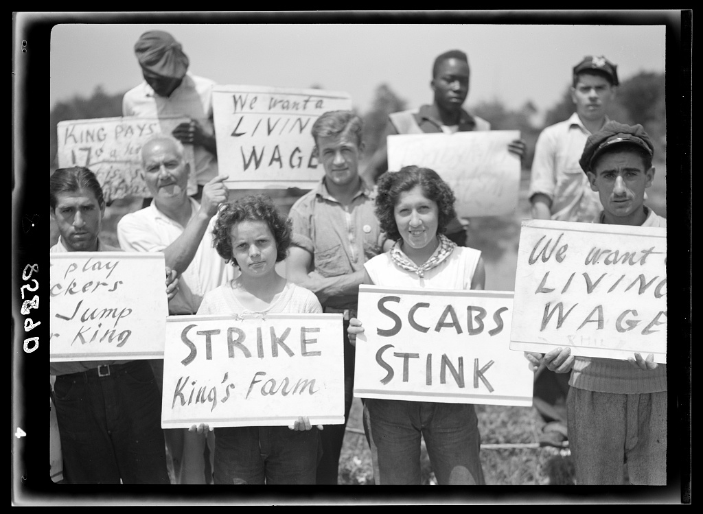RetroReport's tweet photo. 1/ In 1937, nearly two million Americans staged strikes across a number of industries, and union membership surged. But with the decline of manufacturing and the growth of the service sector, unions lost ground. https://t.co/CXp1jLZoAs