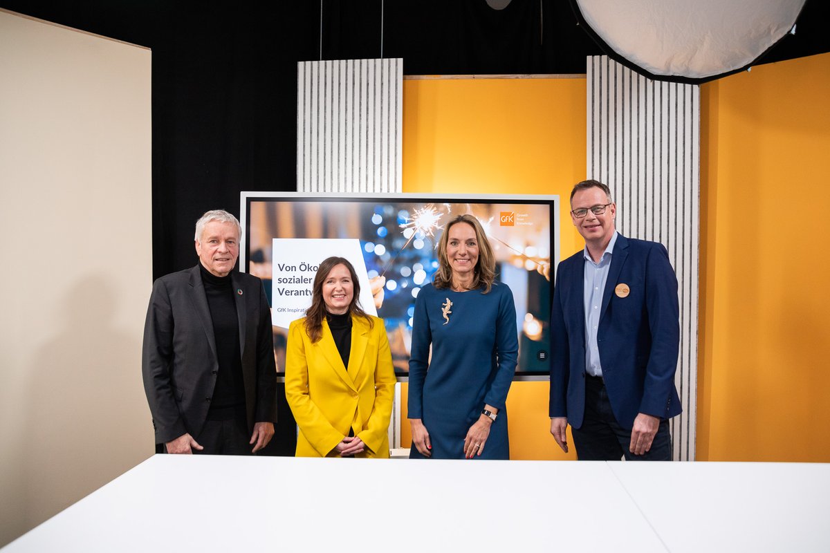 SchneiderElecDE's tweet photo. Bei den "GfK #InspirationDays Germany" hatten wir die Gelegenheit, uns am Dialog zum Thema "Von Ökologie zu sozialer Verantwortung" zu beteiligen. 
Inspirierende Session mit 
Petra Süptitz @GfK 
Henning Ohlsson @EpsonDE 
Gerold Göldner Schneider Electric 
 https://t.co/zXi4Nv1l8F https://t.co/tMH6VpKA0r