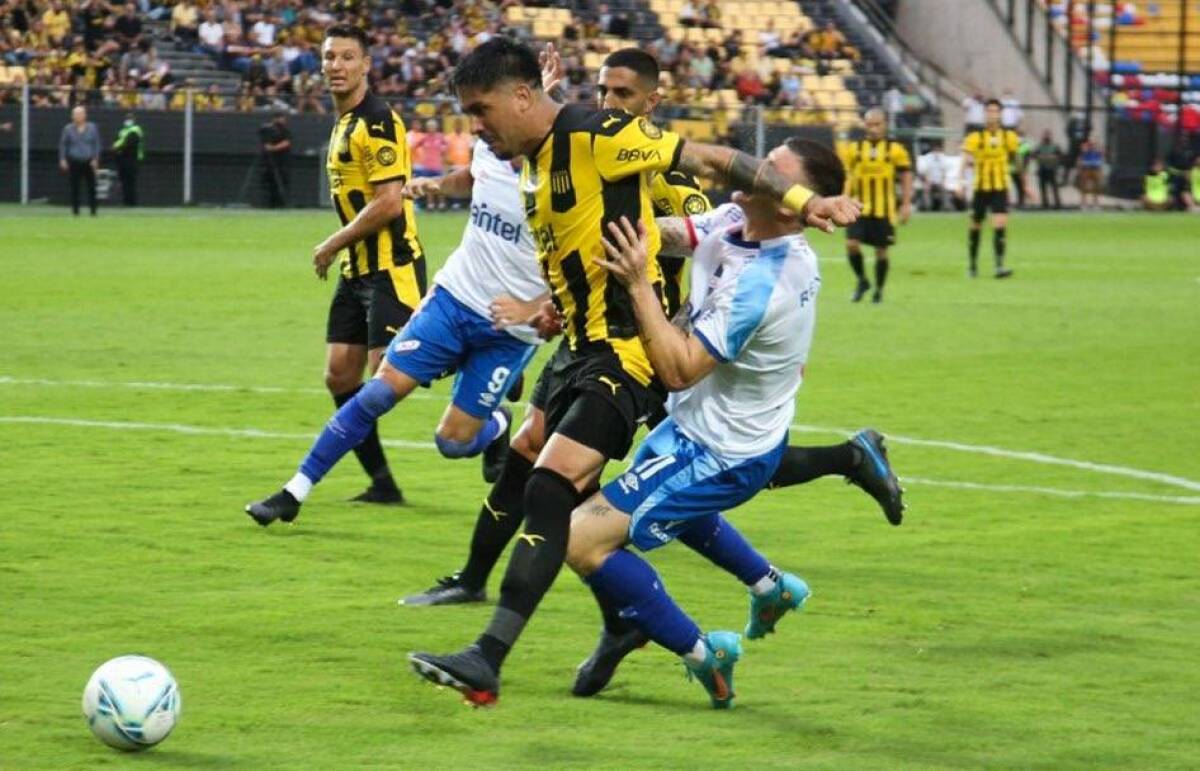 PatronTricolor2's tweet photo. 🚨 28 CLÁSICOS SIN PENALES 🚨

Desde el 15/05/2016 no se sanciona un penal clásico para @Nacional

En estos 7 años, al tradicional rival le han sancionado 6 penales a favor, algunos discutibles o inexistentes

Cuando algunos hipócritas hablan, es bueno hacer memoria...

HILO 👇🏼 https://t.co/WPVV7sHKrr