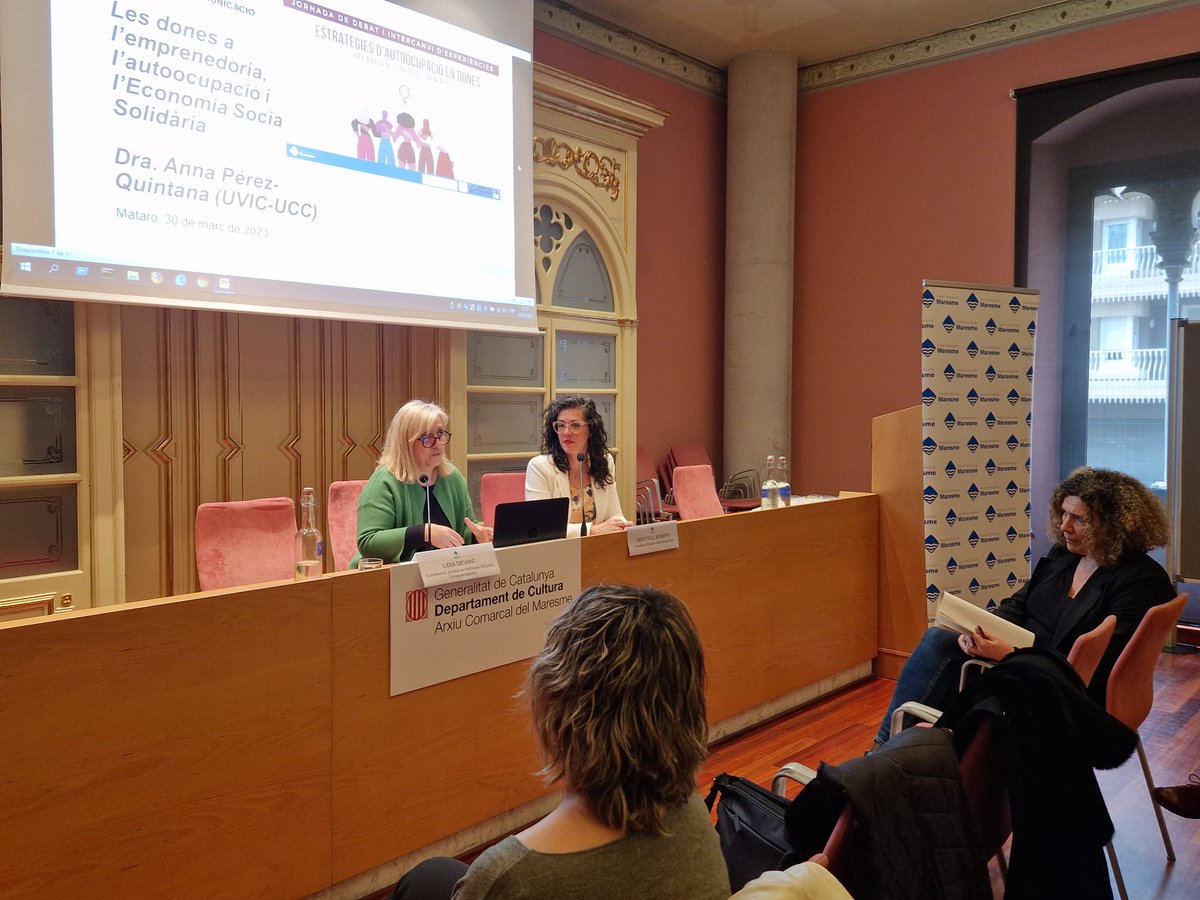 ccmaresme's tweet photo. Comencem la trobada amb dones emprenedores, un espai per compartir experiències i conèixer els recursos que tenen al seu abast les dones autoocupades.
Donen la benvinguda la consellera d'Equitat @Meritxell_RP i la subdirectora de polítiques d'Equitat (@igualtatcat) https://t.co/SmEIkH0Tdx