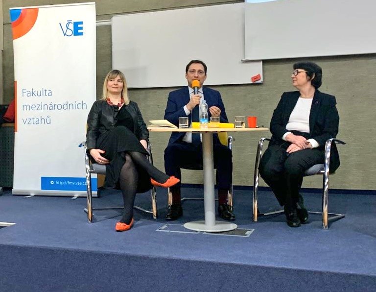 🇫🇷🤝🇨🇿🇪🇺🎓| Plný sál na dnešním "Rendez-vous à la française" na <a href="/vsecz/">VŠE v Praze</a>: studium a zaměstnání ve Francii nebo ve francouzských firmách v ČR; kontakty studentů a podnikatelů; Francie jako země inovací. 
<a href="/CCFTFCOK/">Chambre de commerce franco-tchèque / FČOK</a> @BF_Czechia