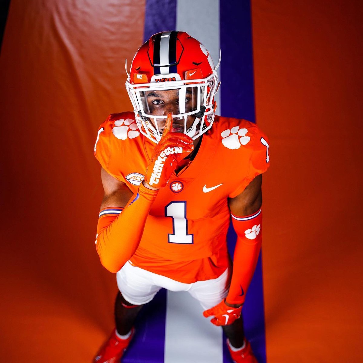 CamDooley1's tweet photo. Clemson What’s Up??🐅🐅@ClemsonFB @coachski_ @CoachConn @52RockJr @WesleyGoodwin @CUCoachReed https://t.co/RcX3eSXaK8