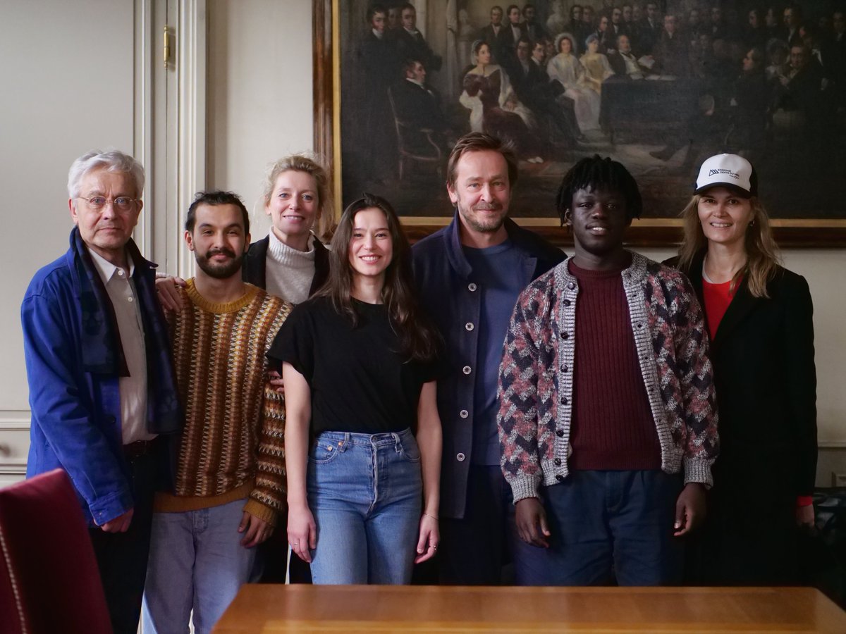 ComedieFr's tweet photo. [TROUPE]
Nous avons le plaisir de vous annoncer l’arrivée dans la Troupe de Léa Lopez et Sefa Yeboah en tant que pensionnaires et de Jordan Rezgui en tant qu’artiste auxiliaire ! https://t.co/LRoPYP2Pyd