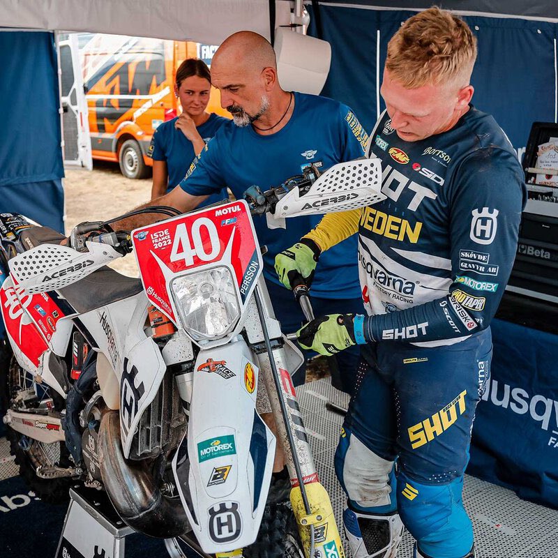 fim_6days's tweet image. 👍🏼 @Hqv_Motorcycles is pleased to announce full details of the 𝘽𝙞𝙠𝙚 𝙍𝙚𝙣𝙩𝙖𝙡, 𝙍𝙖𝙘𝙚 𝙎𝙚𝙧𝙫𝙞𝙘𝙚 𝙖𝙣𝙙 𝙎𝙥𝙖𝙧𝙚 𝙋𝙖𝙧𝙩𝙨 packages to be offered during this year’s Six Days in 🇦🇷

Learn more 👉 fim-isde.com/husqvarna-moto…

#SixDays | #ISDE | #FIM | #Husqvarna | 😀