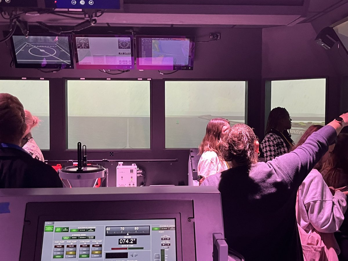 ScienceDcps's tweet image. The Navigation Seamanship and Shiphandling trainer (I-NSST)was phenomenal for our students to see here at #nextgenmayport naval station. @DuvalSchools @STEMecosystems @NEFLSTEM2