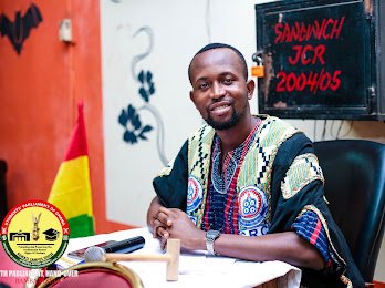 aamusted_spkh's tweet photo. The @aamusted_spkh celebrates the birthday of the Speaker of the 15th Parliament.

Happy Birthday Mr Speaker may God Bless you ❤😊 https://t.co/8ZZeCJH21L