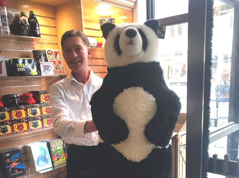 Competition Time! Name our Panda!
To celebrate Museum of Childhood re-opening a large #panda has arrived in the shop. We need your help in giving him a name!  
Full competition details here: edinburghmuseums.org.uk/stories/compet… #Edinburgh