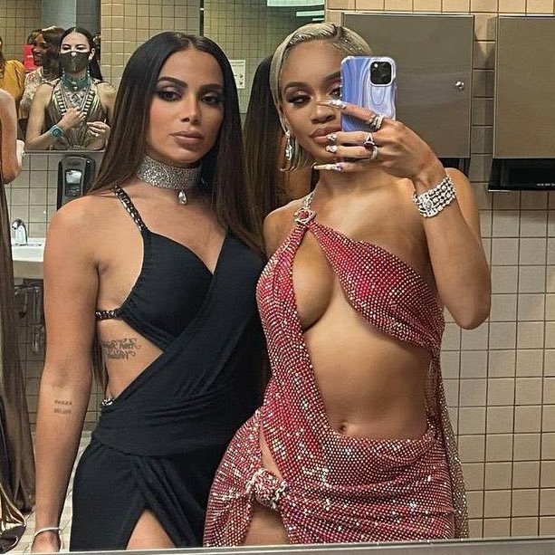 IcyGrlUpdates's tweet image. Happy Birthday @Anitta 💖