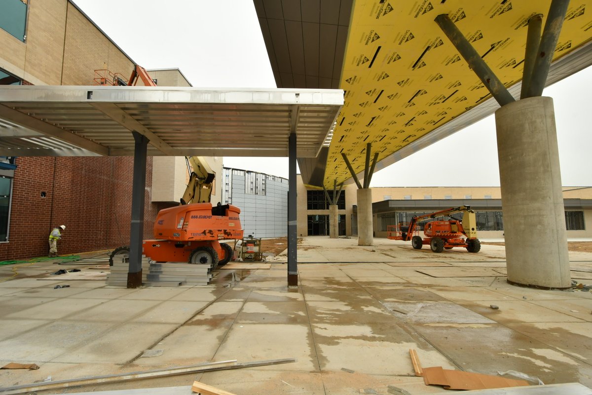 CyFairISD's tweet photo. Sprague MS will be CFISD's 20th middle school when it opens in 2023-2024. View recent construction images on our Facebook page: https://t.co/CsfJ1JEgJa. #CFISDbond π #CFISDMS20 https://t.co/jLV5xFzCDD