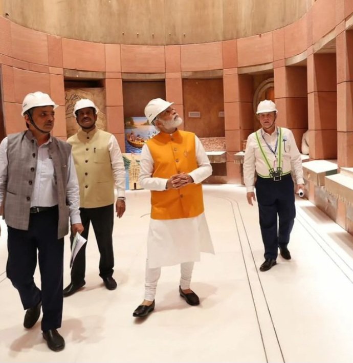 DuttPratishtha's tweet photo. Indian Prime Minister @narendramodi inspecting the progress of New Parliament building with lok Sabha speaker @ombirlakota.
#Noice
#workunderprogress
#newindianparliament https://t.co/Q0QSSCi3ZP