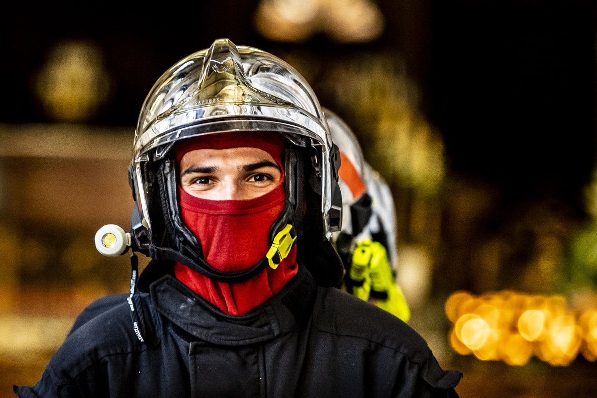 SecCivileFrance's tweet photo. 🆕Parution au Journal officiel du décret précisant les facilités d'accès aux logements sociaux pour les sapeurs-pompiers volontaires. Une marque de reconnaissance de leur engagement, prévue par la loi visant à consolider notre modèle de Sécurité civile. 
👉https://t.co/2kegNoOdLw https://t.co/Kp7F1kR7WM