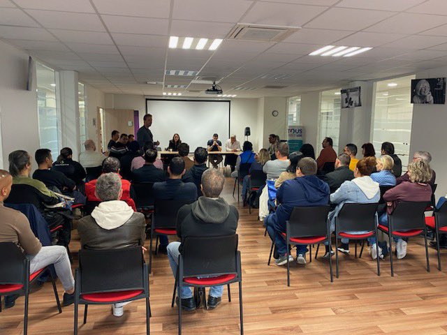 Parlons formation chauffeur de bus 🚌 avec <a href="/aftral/">AFTRAL</a> <a href="/ECF/">'ecf' @ecf:</a> @CESR <a href="/FNTVFrance/">FNTV France</a> suscitons des vocations pour former nos futurs conducteurs ! Belles perspectives et beau travail de collaboration 👏 #tousmobilises #perpignan #formation