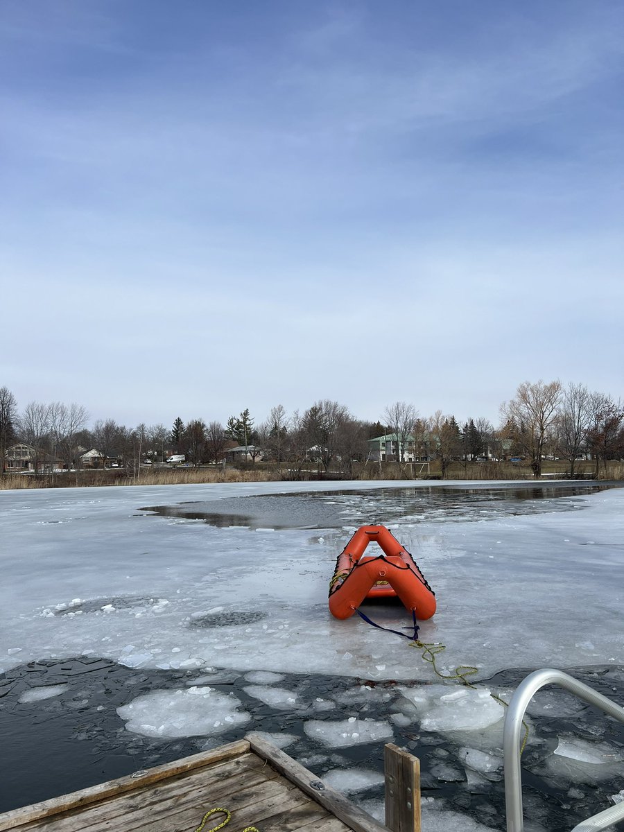 HHFD49RMc's tweet image. Ice water training with my brothers; working hard to serve better. #morethanfire #hhfd #cshift