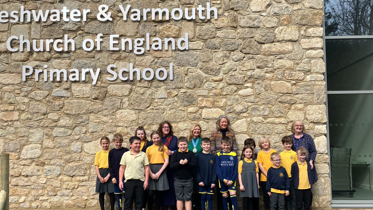 Freshwater &amp; Yarmouth C of E primary school.  A lovely environment encouraging our children to learn and develop in safe &amp; caring surroundings.
A tour by year 6 pupils was enlightening, their enthusiasm and knowledge was a joy to listen to.
#HighSheriff
#https://www.fosay.co.uk/