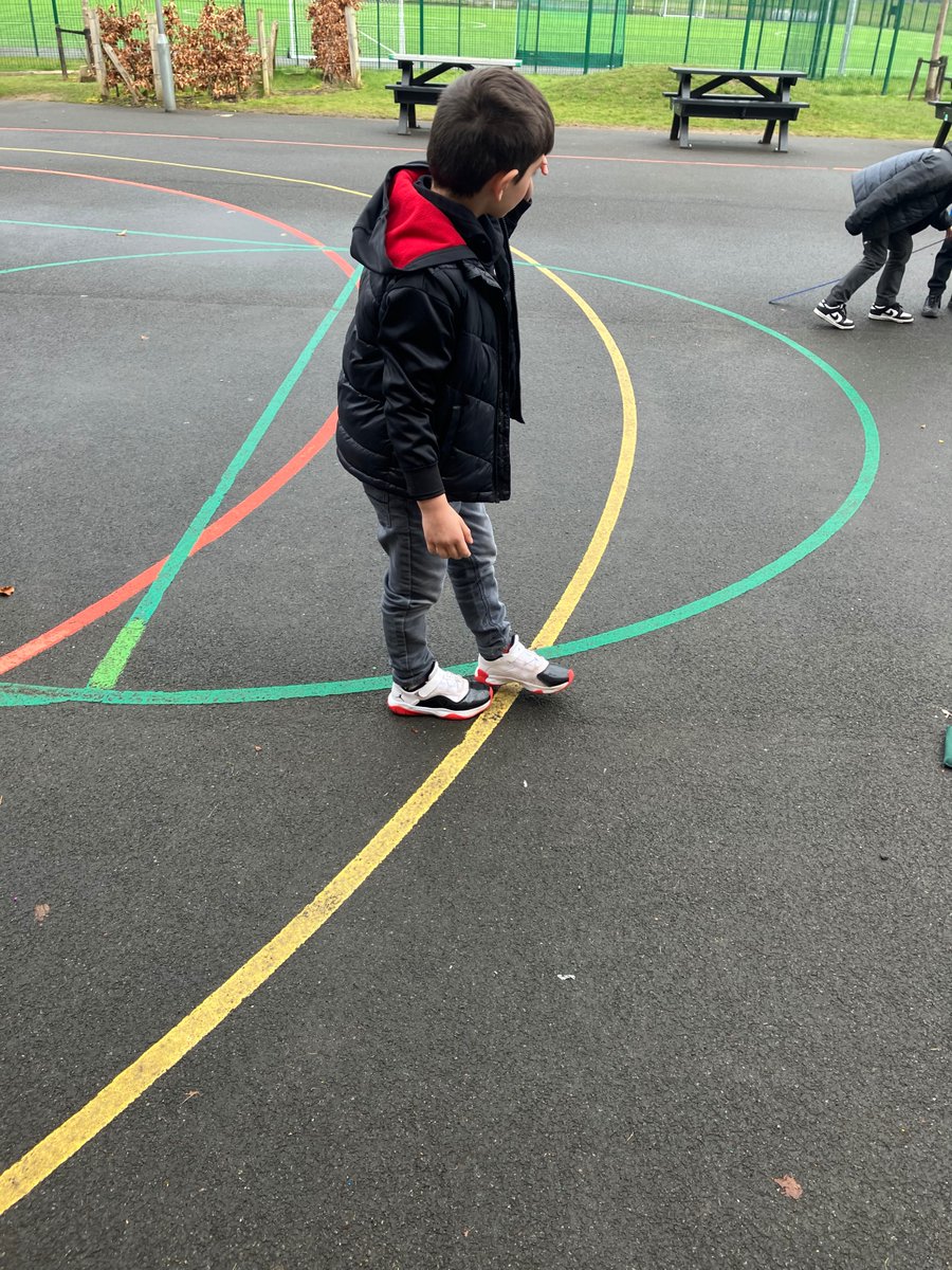 Blairdardiepri's tweet photo. P2A had lots of fun measuring the distance of their beanbag throws using metre sticks and footsteps! @glasgowcounts #numeracyandmaths #skillsforlifelearningandwork #outdoorlearning https://t.co/EBcpPmsfje
