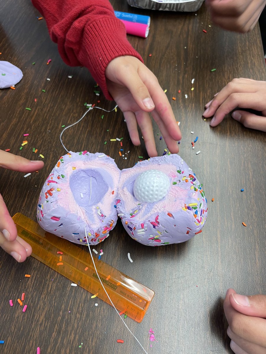 panorfle's tweet photo. 5th graders making models of the Earth’s layers ⁦@Taritzel11⁩ ⁦@apr_paras⁩ ⁦@sd_teaching⁩ ⁦@FlinnNancye⁩ https://t.co/JUgfhvEHT9