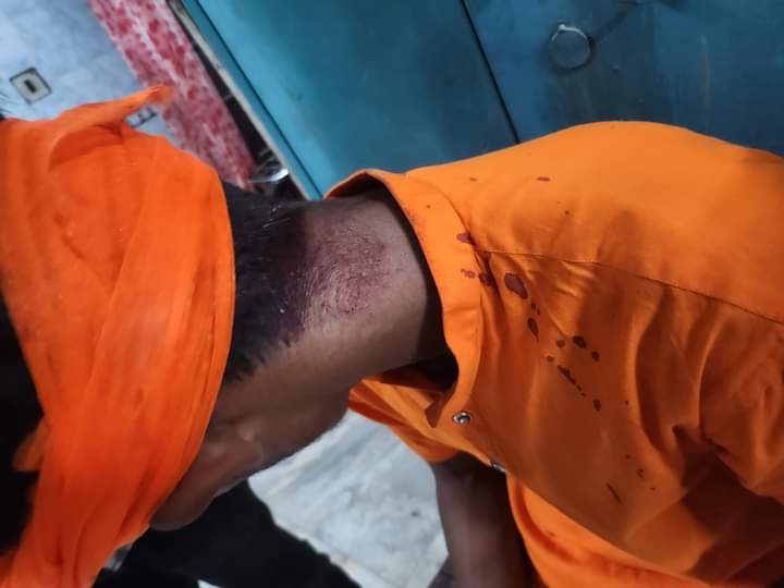 Mrsinha's tweet photo. The price Hindus paid for being Hindus..
This is how "peaceful MusIims" showered their "brotherhood &amp; love" to Hindus who were celebrating #RamNavami.. https://t.co/bGMKSbdT7o