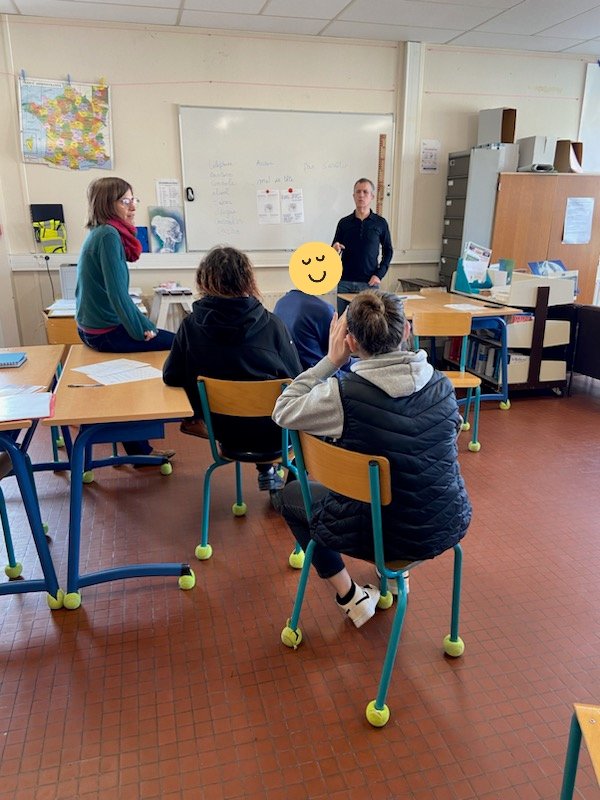 maubalex's tweet photo. Séance de prévention contre les addictions avec les élèves de 3ème bénéficiant du dispositif ULIS du @collegealambert à #Lencloitre. Un moment précieux d'échanges et d'écoute.
Merci aux professionnels du CSAPA du @CHU_de_Poitiers et à @BodinLaurence15 https://t.co/6VYCL727zg