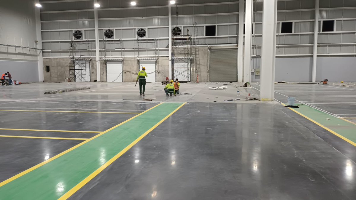 RCRPisosIndus's tweet photo. Vamos a la vanguardia de los #pisosindustriales con los sistemas #jointless de bajo mantenimiento más innovadores de @RCRIF
📸 @planasmasip Proyecto Arizlú Guadalajara (JAL🇲🇽)
https://t.co/0lFCPfWbKo #Lideresdelmundoplano #todobasadoenvalores #rcrgoinggreen https://t.co/clOVDzKvDk