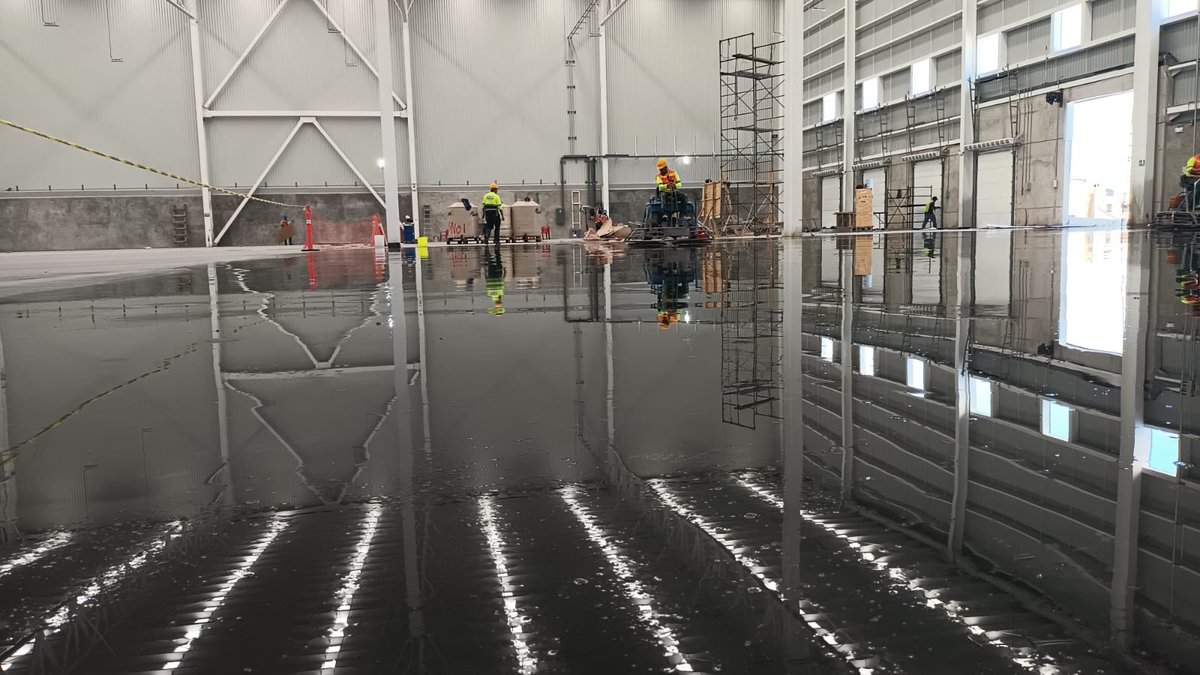 RCRPisosIndus's tweet photo. Vamos a la vanguardia de los #pisosindustriales con los sistemas #jointless de bajo mantenimiento más innovadores de @RCRIF
📸 @planasmasip Proyecto Arizlú Guadalajara (JAL🇲🇽)
https://t.co/0lFCPfWbKo #Lideresdelmundoplano #todobasadoenvalores #rcrgoinggreen https://t.co/clOVDzKvDk