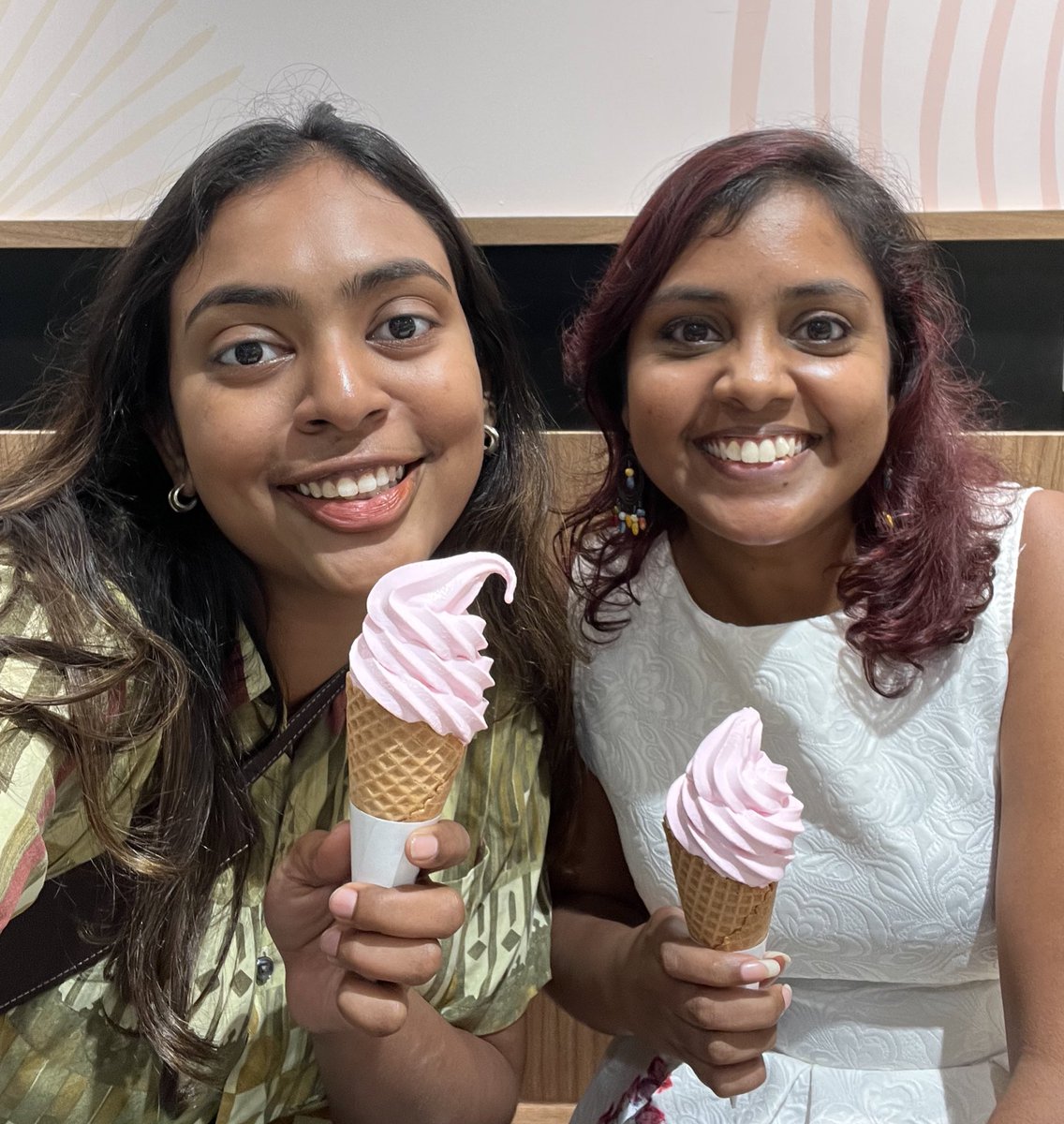 itsraenu_'s tweet photo. Grateful for our long walks in the neighbourhood, conversations in the car and outside my house at ungodly hours of the day 🧡 I’m grateful you only live ten minutes away @rachaelshalini https://t.co/lVdhx4t4KX