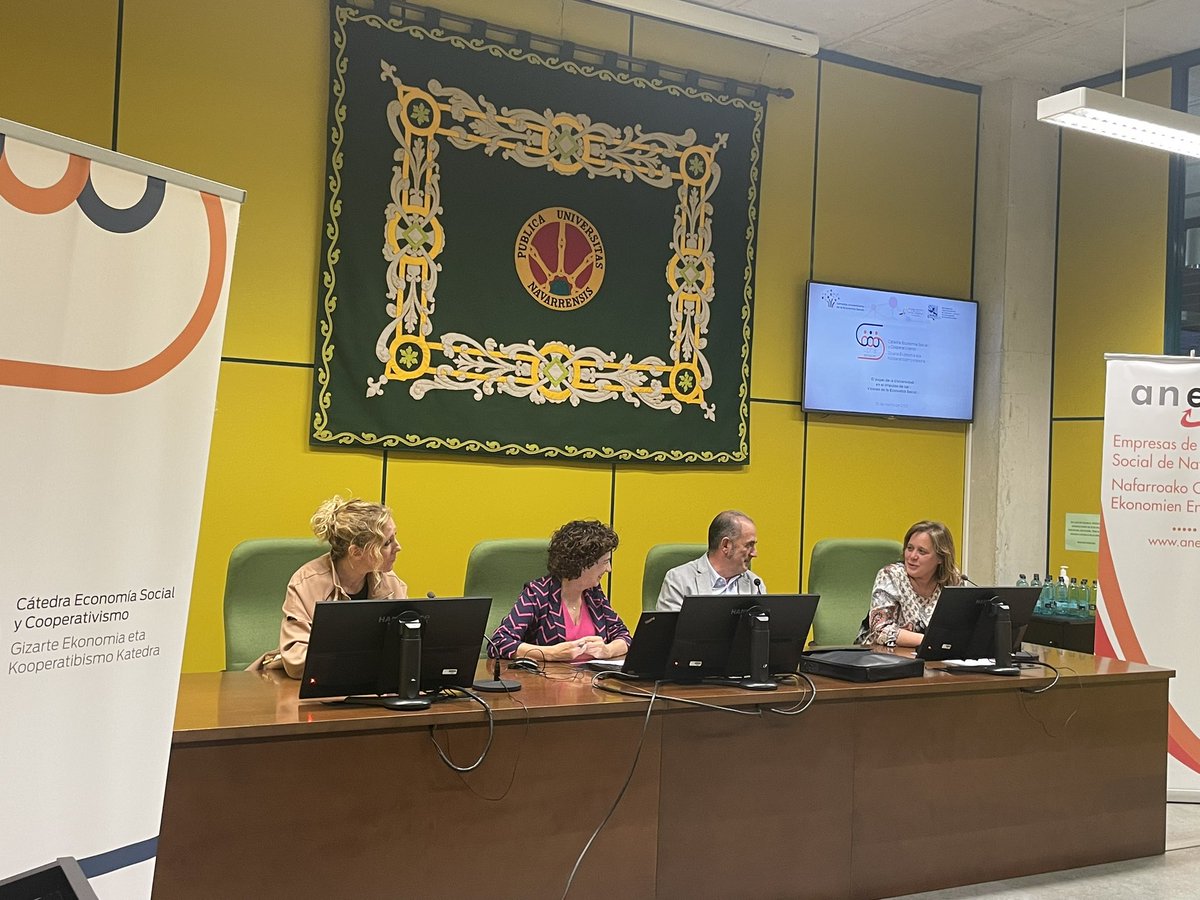CESocialyCoop's tweet photo. 📸La jornada #SemanaUniversitariaES sigue con una mesa moderada por Katrin Simón, profesora de la @UPNA "El desafío de la inclusión para las organizaciones, ¿qué pueden aportar las universidades? " con participación de @AspaceNavarra Fundación Ilundáin y Granja Escuela Ultzama https://t.co/a3sm4DqKgK
