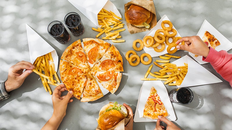 DrDavidKatz's tweet photo. Ultraprocessed Foods and Cancer: Small Changes May Lower Risk https://t.co/LGALS2XrEm via @Medscape @CMonteiro_USP https://t.co/pwl8EQJSBX